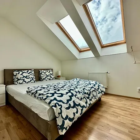 Utulny Apartman V Centru Sky 아파트 *